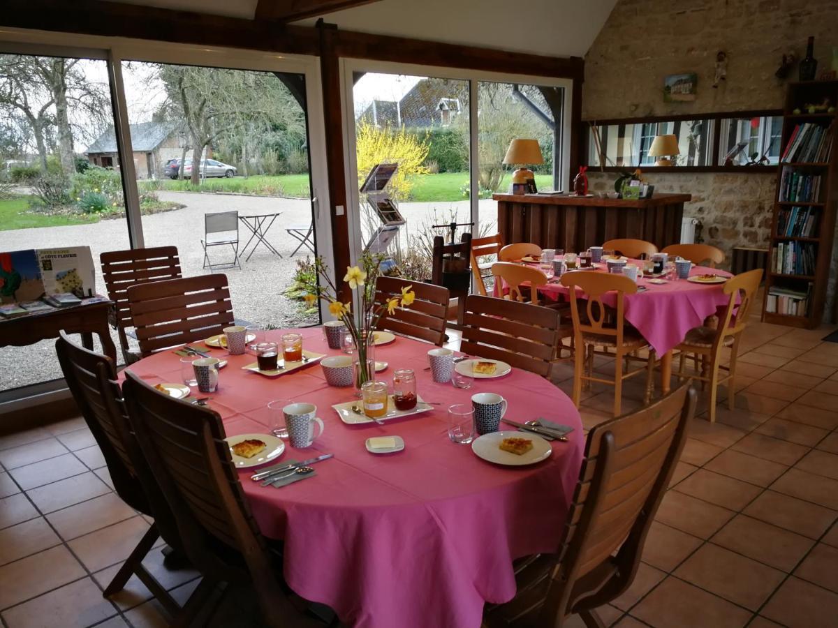 Les Marronniers Cambremer Exterior foto
